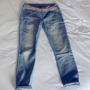 Gap maternity jeans - size 6